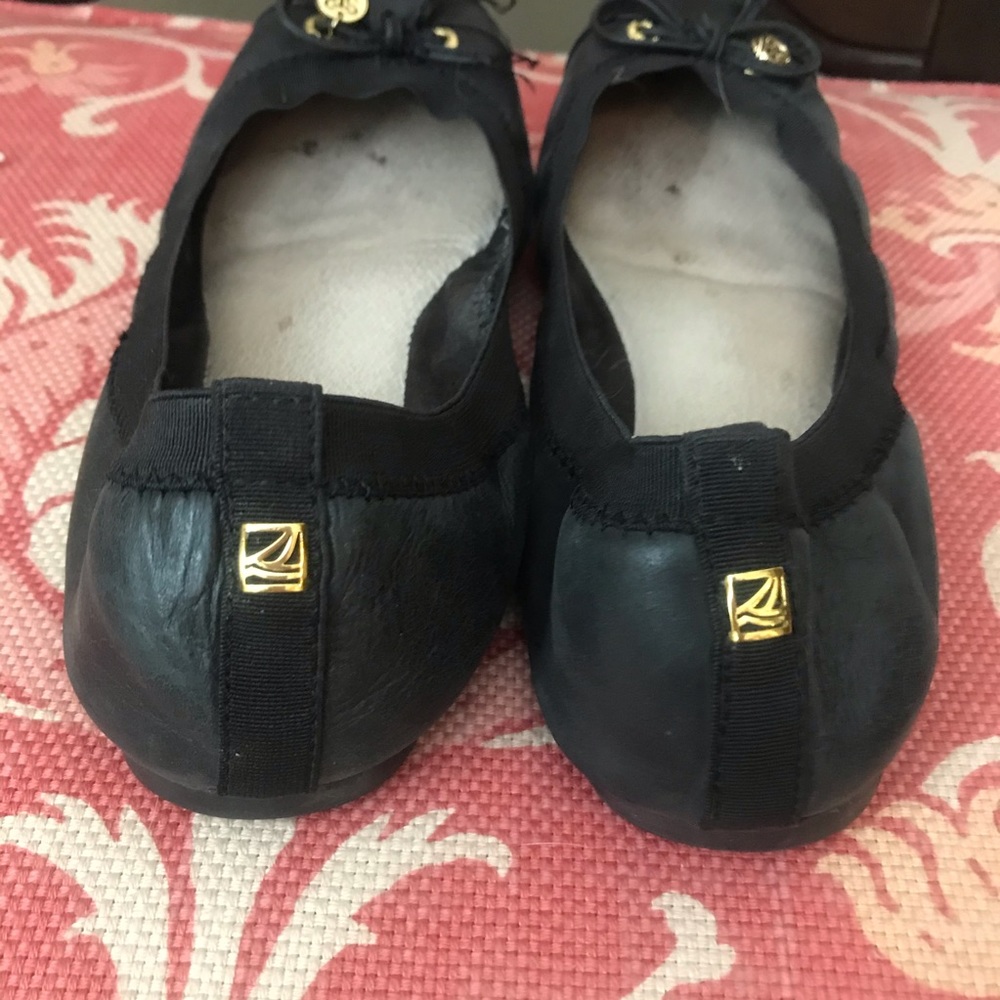 Black simple flats